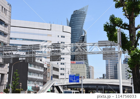 名古屋駅西太閤一丁目交差点からのモード学園スパイラルタワーズとJR東海太閤ビル 名古屋駅西太閤一丁目交差点からのモード学園スパイラルタワーズとJR東海太閤ビル 114756033
