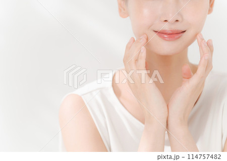 若い女性のスキンケアイメージ 若い女性のスキンケアイメージ 114757482