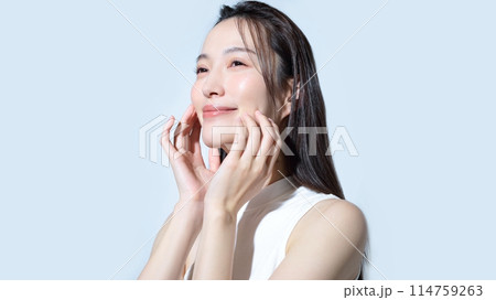 女性のポートレート　ビューティーイメージ 114759263