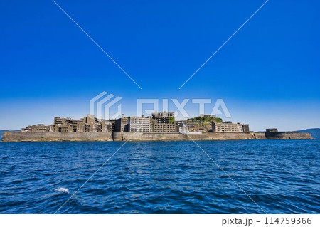 長崎　軍艦島　海上からの景観 114759366