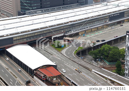 JR新大阪駅と新御堂筋：地下鉄御堂筋線30000系電車 114760181