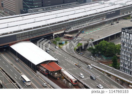 JR新大阪駅正面口と新御堂筋 114760183
