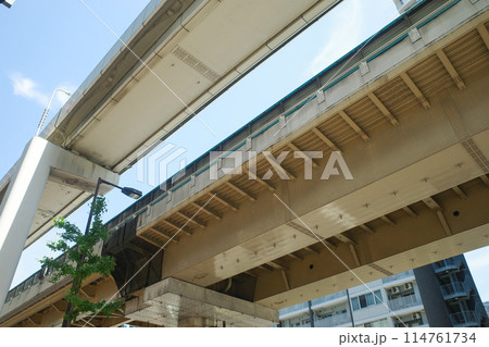 阪神高速の高架 114761734