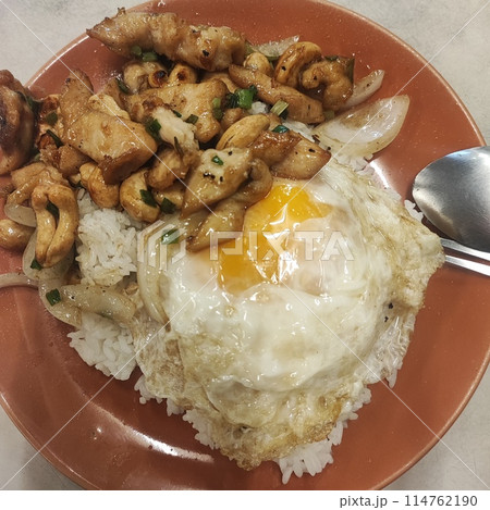 Chicken stir-fried with cashew nuts on rice Chicken stir-fried with cashew nuts on rice 114762190