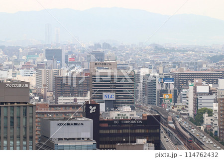 朝ラッシュ時間帯の新御堂筋と大阪メトロ御堂筋線 114762432