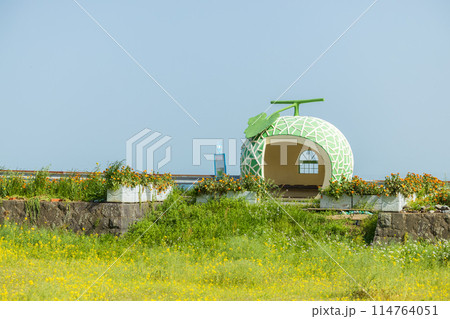 フルーツバス停 メロンのバス停【長崎県諫早市小長井町】 フルーツバス停 メロンのバス停【長崎県諫早市小長井町】 114764051