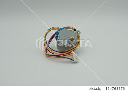 stepper mototor modul for arduino close up on white surface stepper mototor modul for arduino close up on white surface 114765576