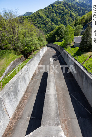 矢木沢ダムの放流路　群馬県みなかみ町 114765832