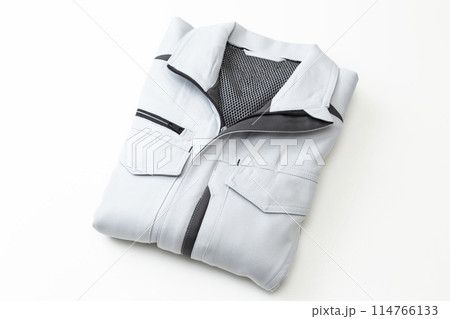 折りたたまれた作業服 折りたたまれた作業服 114766133