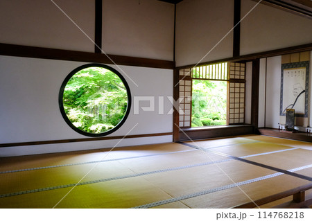 源光庵の悟りの窓迷いの窓 114768218