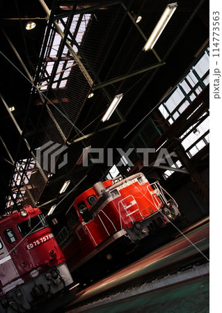 会津若松運輸区にやってきたED75-757とDE10-1124(@撮影会)_2024/4/13撮影 114773563