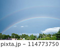 森に架かる二重の虹 114773750