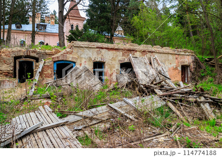 The ruins of a destroyed building The ruins of a destroyed building 114774188