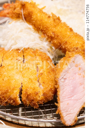 おいしいトンカツが入ったミックスフライ 114774756