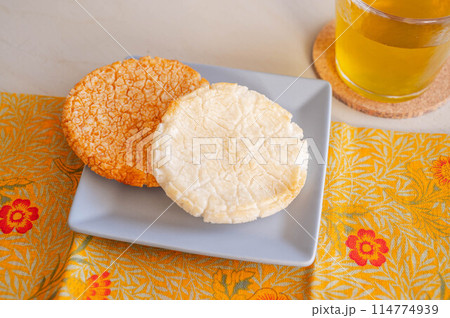 お茶菓子のお煎餅 114774939