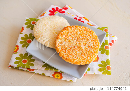 お茶菓子のお煎餅 114774941