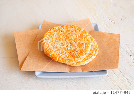 おせんべい　甘口醤油だれ 114774945