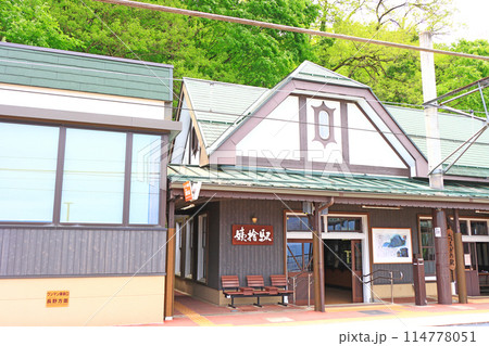 長野県千曲市、姨捨駅の風景 長野県千曲市、姨捨駅の風景 114778051