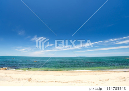 新潟県村上市から日本海 粟島を望む 新潟県村上市から日本海 粟島を望む 114785548