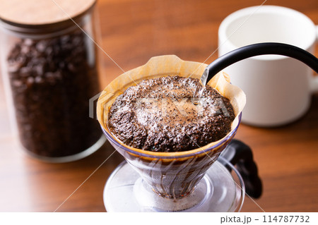ドリップ コーヒー ドリップ コーヒー 114787732