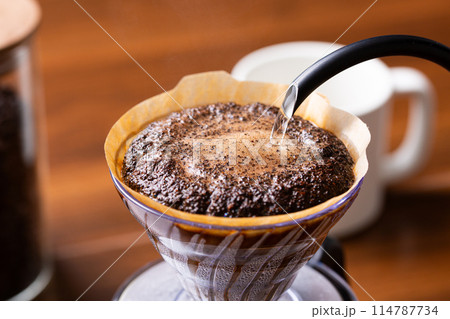 ドリップ コーヒー 114787734