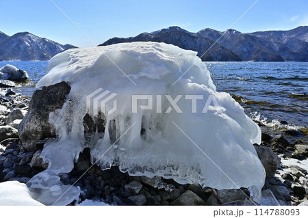 中禅寺湖のしぶき氷 114788093