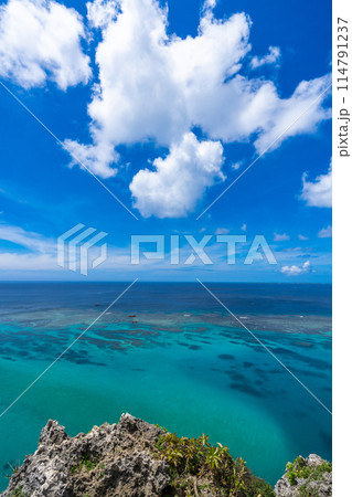 絶景の宮古島　三角点から見たブルーラグーン 114791237