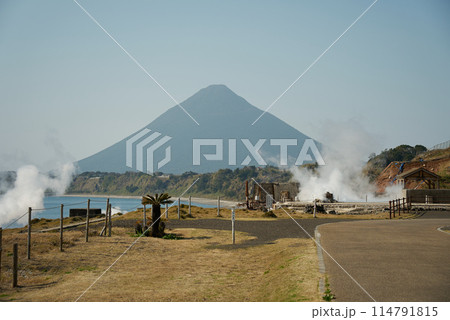 山川製塩工場跡から眺める綺麗な開聞岳 114791815