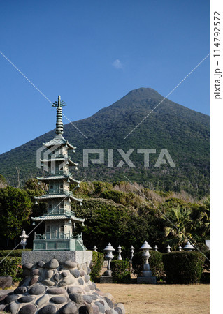 開聞岳が見える静かな花瀬望比公園 114792572