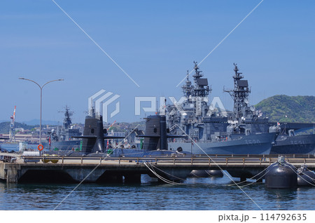 晴天の海上自衛隊呉基地(潜水艦) 晴天の海上自衛隊呉基地(潜水艦) 114792635