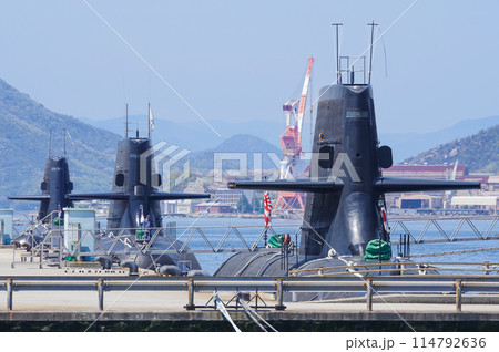 晴天の海上自衛隊呉基地(潜水艦) 晴天の海上自衛隊呉基地(潜水艦) 114792636