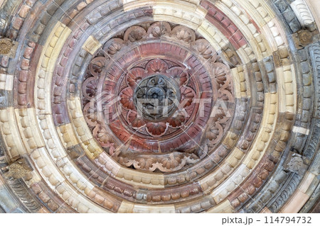 Detail of the ceiling in one of the buildings Qutub (Qutb) Minar, Delhi, India Detail of the ceiling in one of the buildings Qutub (Qutb) Minar, Delhi, India 114794732
