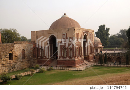 Qutub Minar complex, Delhi, India 114794743