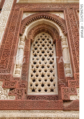 Window with sunglow in Alai Minar, Qutub Minar complex, Delhi, India 114794745