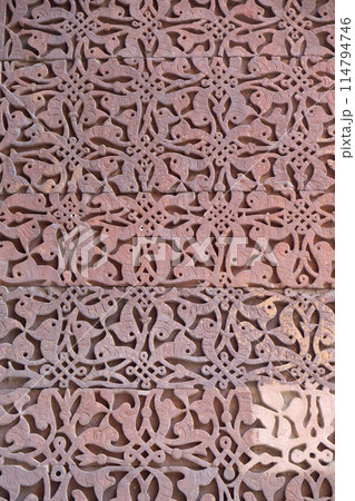 Stone carving on Qutub Minar, Delhi, India 114794746