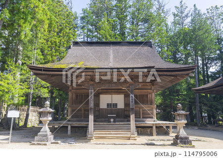 初夏の高野山　壇上伽藍　愛染堂 114795006