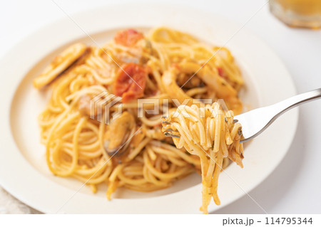 魚介トマトソースパスタ 魚介トマトソースパスタ 114795344
