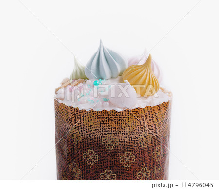 Artisanal cupcake with elegant icing and sprinkles 114796045
