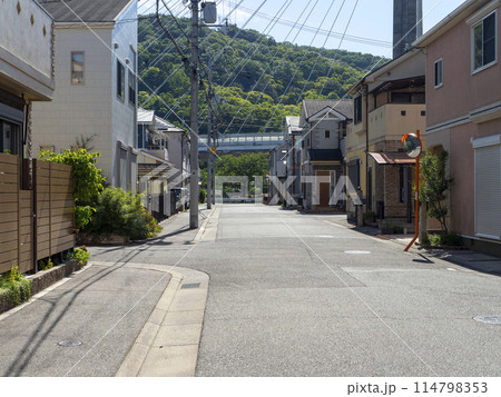 川沿いの新興住宅地 川沿いの新興住宅地 114798353