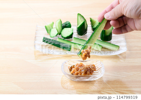 もろきゅう （ きゅうりと金山寺味噌 ） 114799319