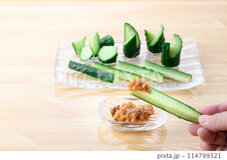 もろきゅう ( きゅうりと金山寺味噌 ) もろきゅう ( きゅうりと金山寺味噌 ) 114799321