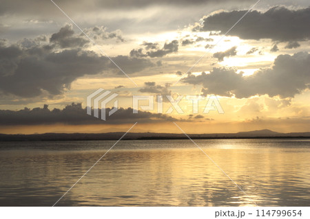 Beautiful sunset at Albufera Lake, Valencia Spain 114799654