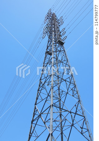 青空にそびえる鉄塔 青空にそびえる鉄塔 114799777