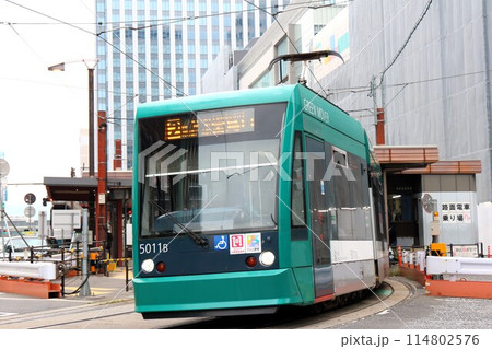 【広島電鉄】5000形〜GREEN MOVER〜（本線：広島駅〜猿猴橋町） 114802576