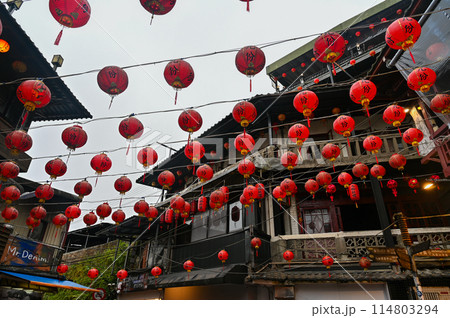 台湾の霧の九份 114803294