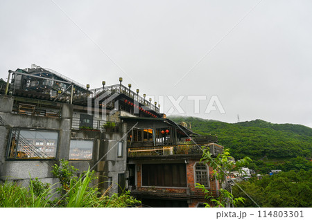 台湾の霧の九份 114803301