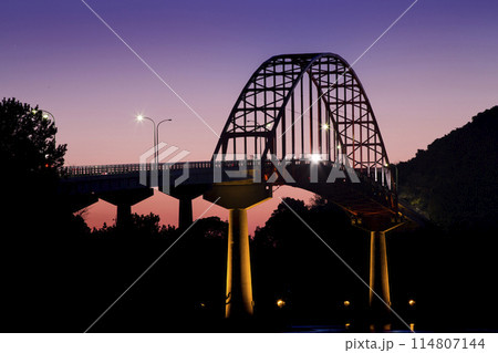 夕焼けの笠戸大橋 夕焼けの笠戸大橋 114807144