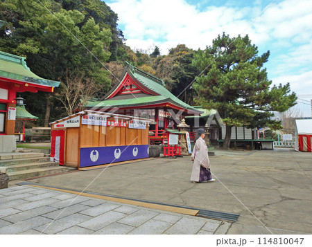 下関市の人気観光スポット安徳天皇を祀る赤間神宮境内 114810047