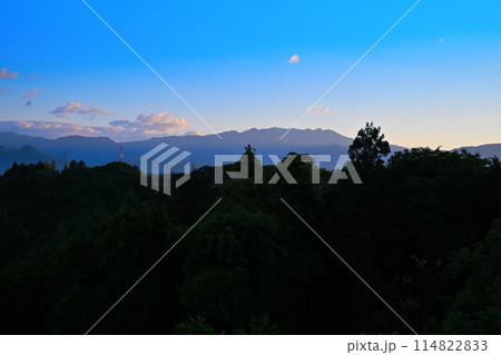 武尊山　山並　赤城高原SAから朝焼けの風景　　　 114822833