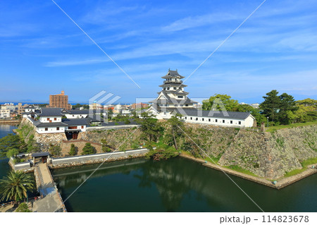 【愛媛県】快晴の今治城 114823678